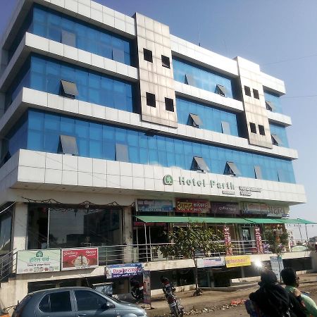 Hotel Parth Executive Lātūr Екстериор снимка