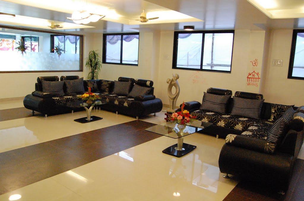 Hotel Parth Executive Lātūr Екстериор снимка